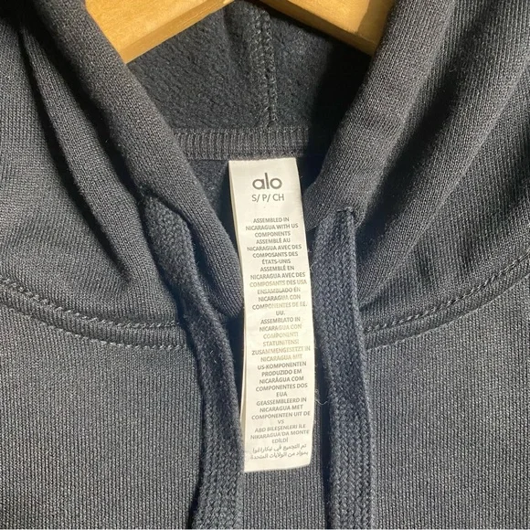 Women’s ALO Yoga Accolade Hoodie - Picture 6 of 6